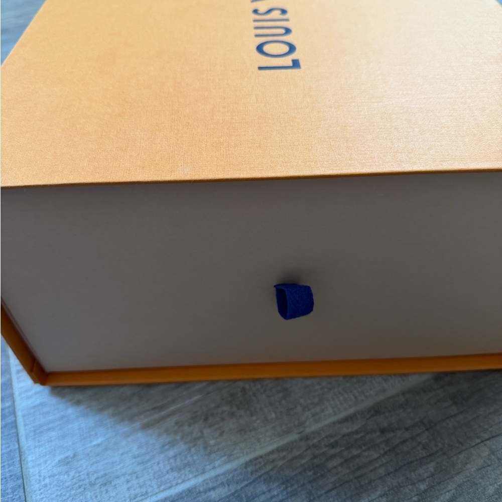 LOUIS VUITTON STORAGE BOX - Picture 6 of 6